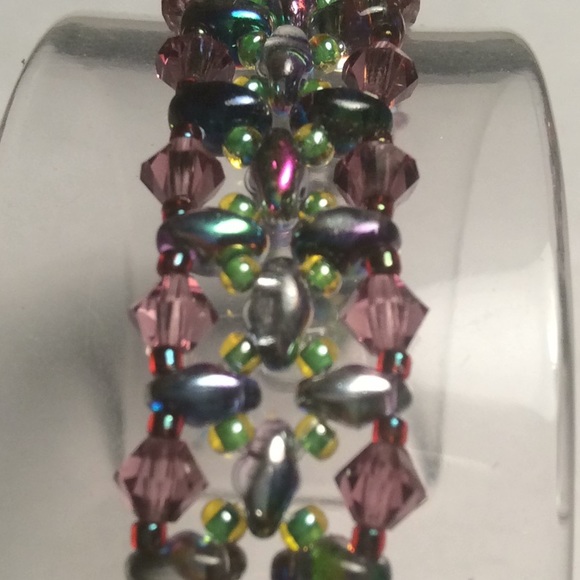 Handcrafted beaded bracelet - Picture 3 of 4